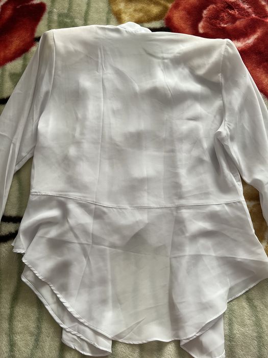 Дамска бяла риза