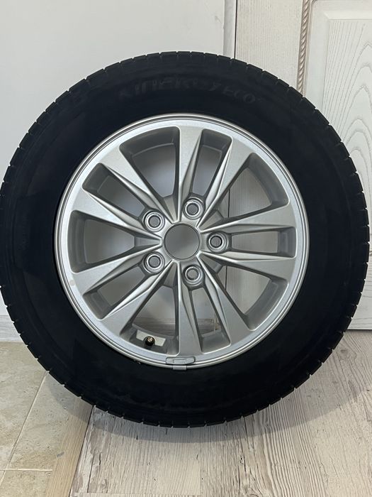 Почти новые диски с резиной R15