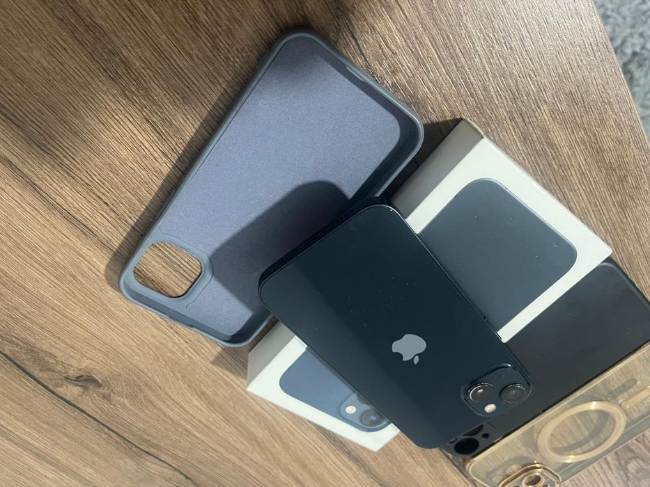 Vand iphone 13 intro stare foarte buna