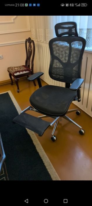 Цена только  на сегодня  Офисное кресло с подставкой для ног и подголо