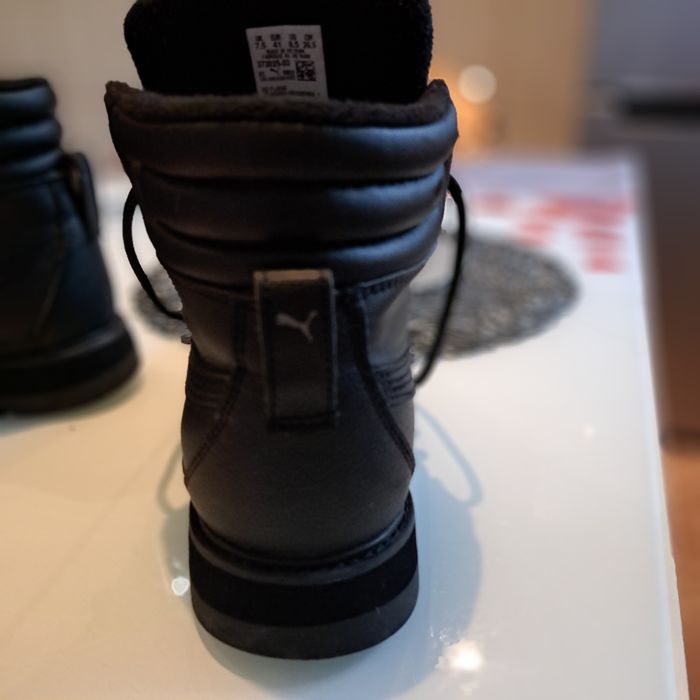 Ghete barbati și adolescenți.