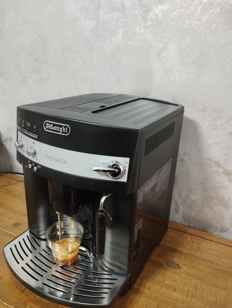 Aparat espressor Expresoare Cafea DeLonghi Magnifica/transport gratuit