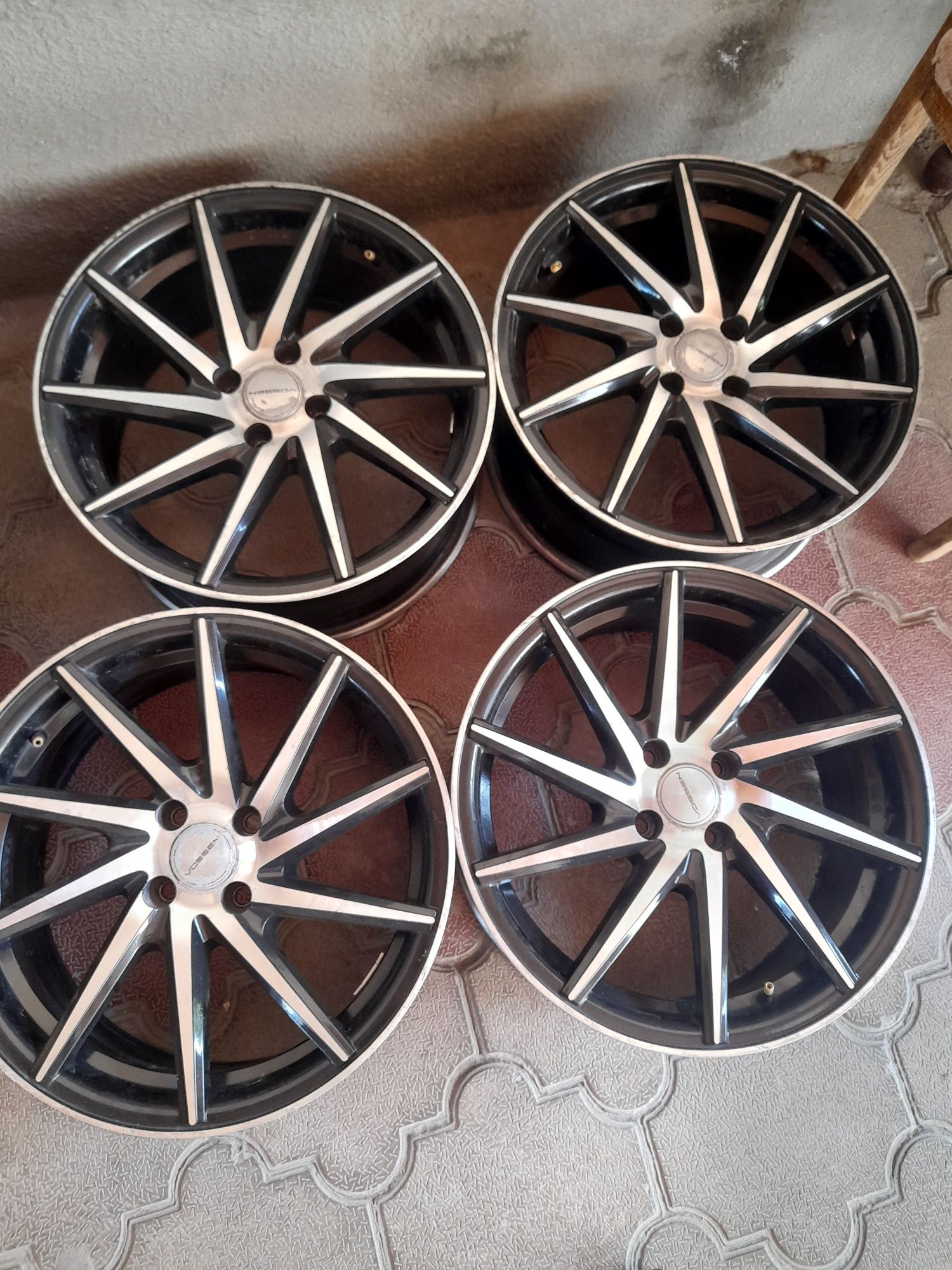 Vossen diska balon sotiladi