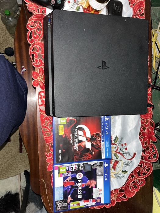 Playstation 4 slim