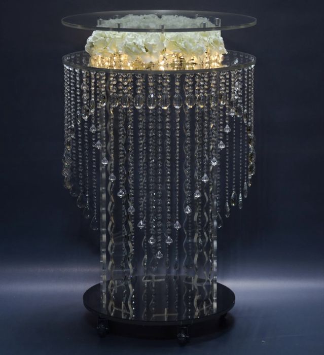 Срочно продам выкотной столик для торта, подставка Тюльпан