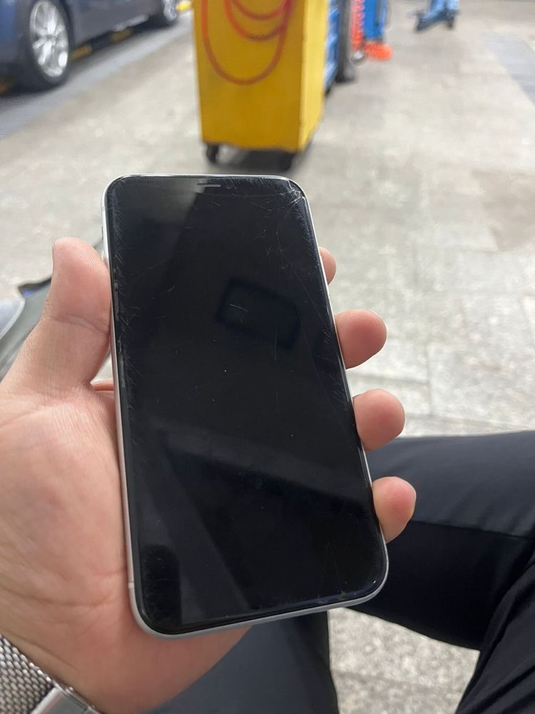 Продам Iphone XR 64GB