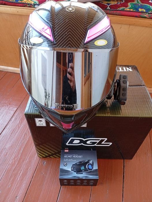 Moto kaska va garniturali camere oladigan insonga tushib beraman