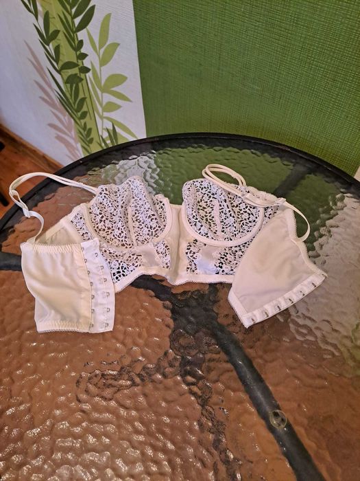 Sutien tip bustieră mărimea 3 (80B si 80C)La Perla