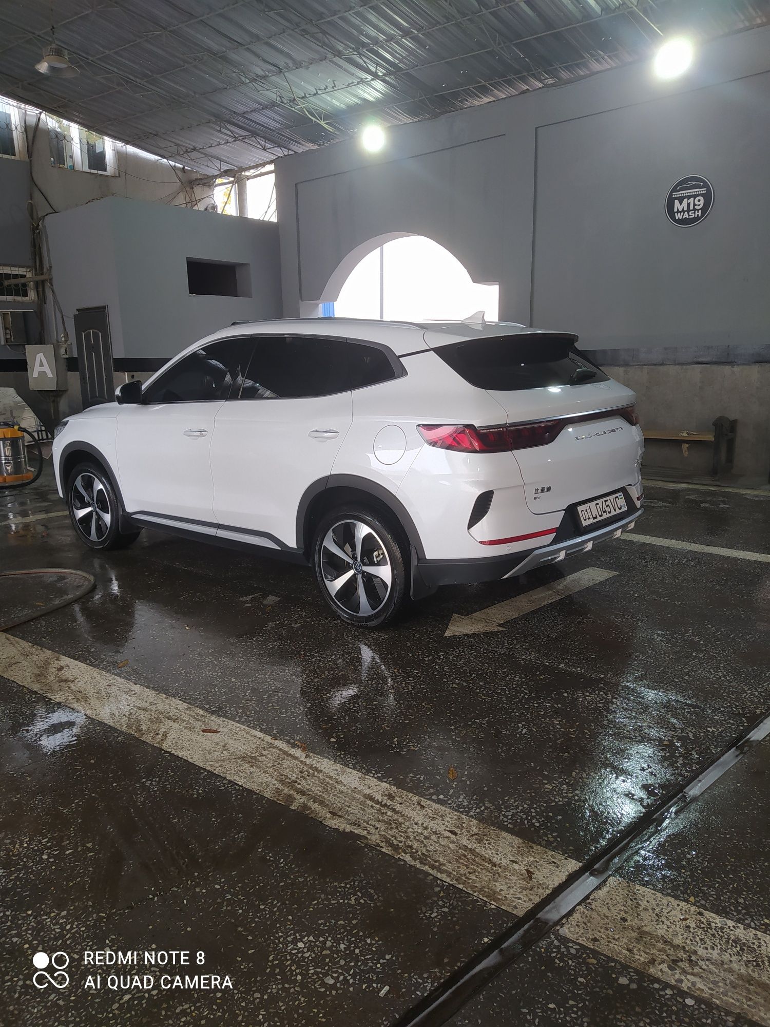 BYD Song Plus da tog'ga olib chiqish, raddom, aeroport va boshqalar