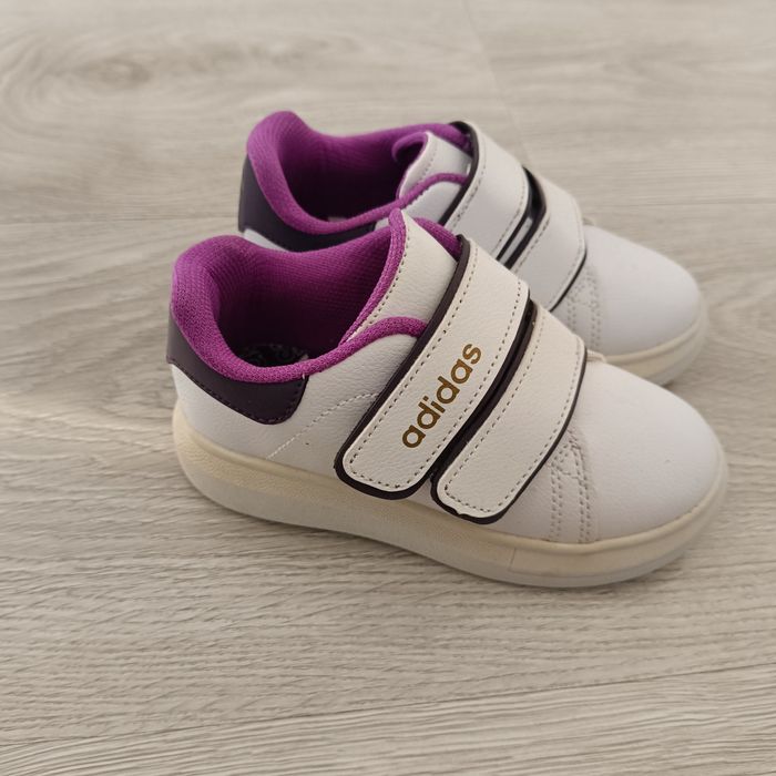 Кроссовки Адидас