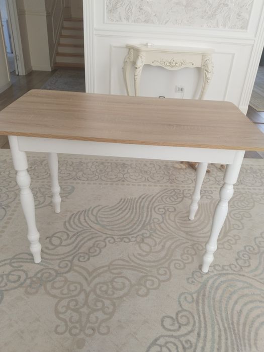 Стол размер  1,10×0,60м