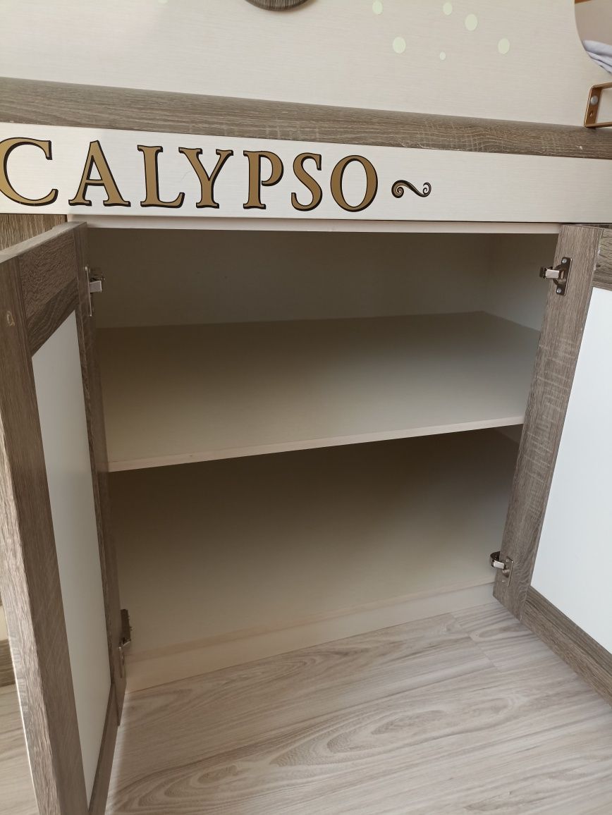 Кровать калипсо со столом и шкафом
