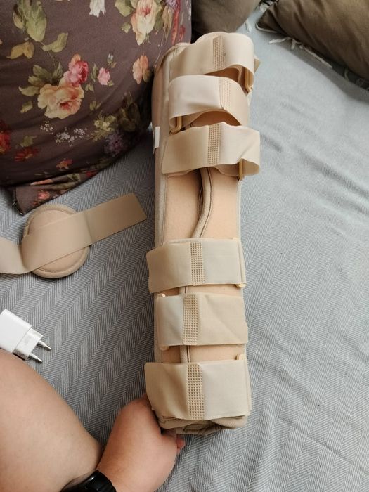 Фиксатор для коленного сустава