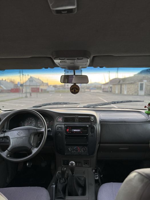 Nissan Patrol Y61 2.8 (autoutilitară)