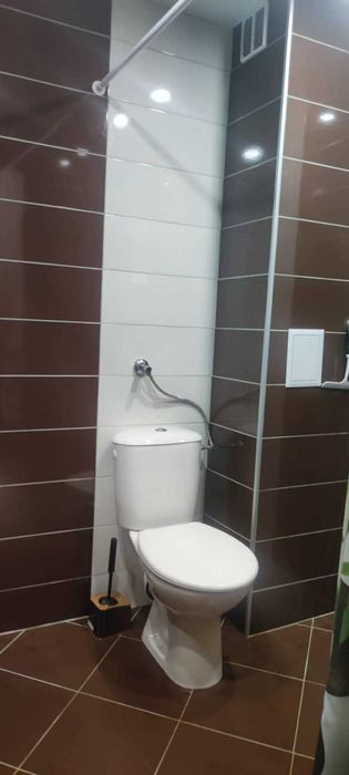 Дава се под наем Тристаен апартамент в Бургас, Меден рудник - зона А - 100 кв.м за 350 € - Снимка #2