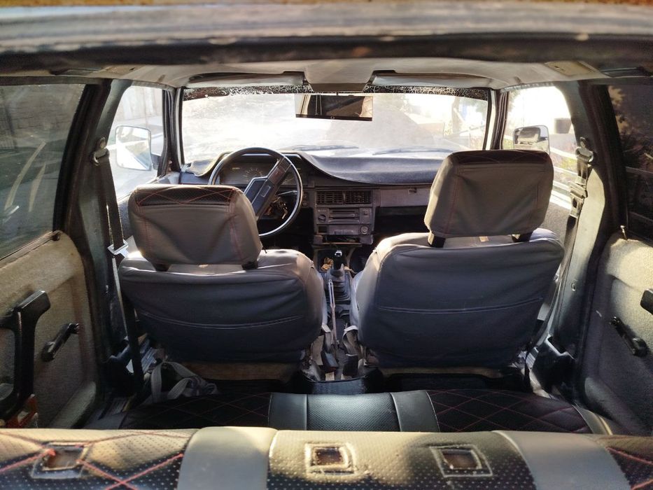 Maskvich 2141 sotiladi  metani bor.