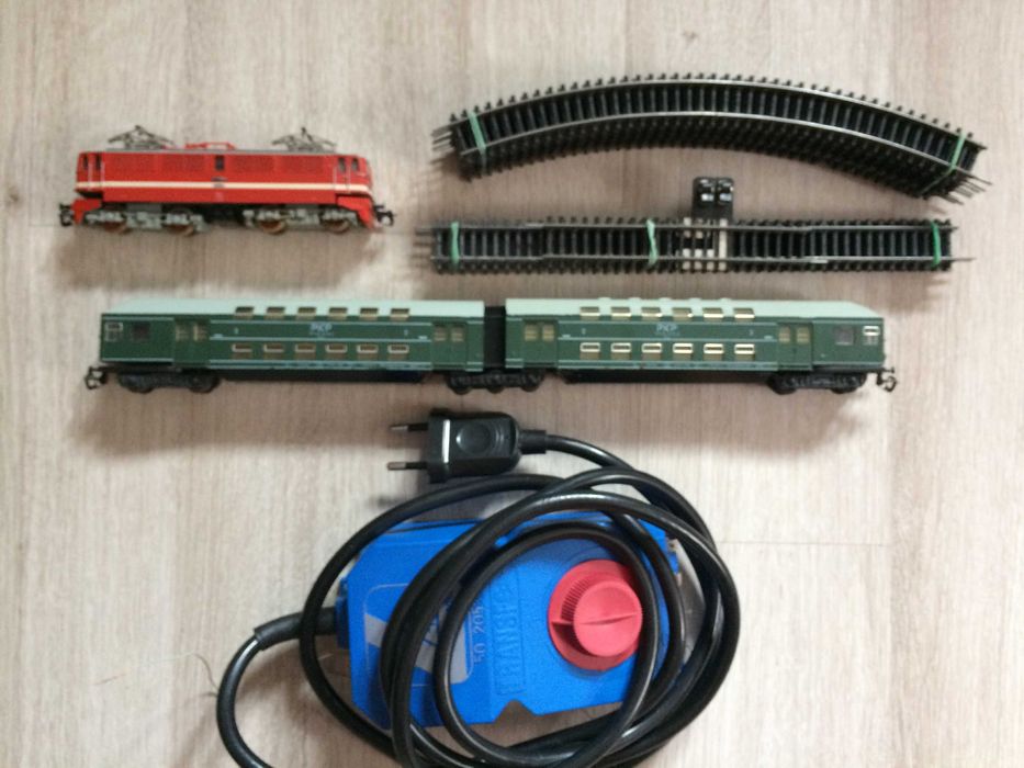 Влакчета Пико, 2 комплекта, в мащаб ТТ + захранвания.