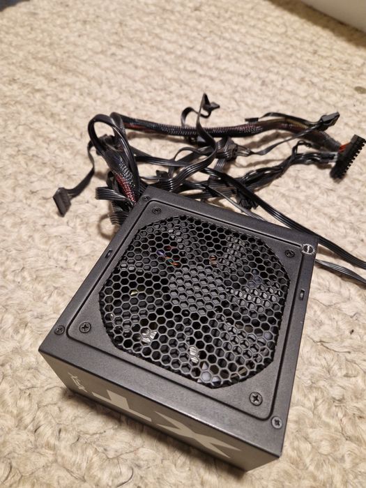 Захранване 500 W (XFX) bronze (80 plus).