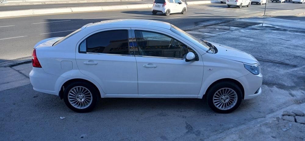 Nexia 3 sotiladi.abmen cobalt aftamat.