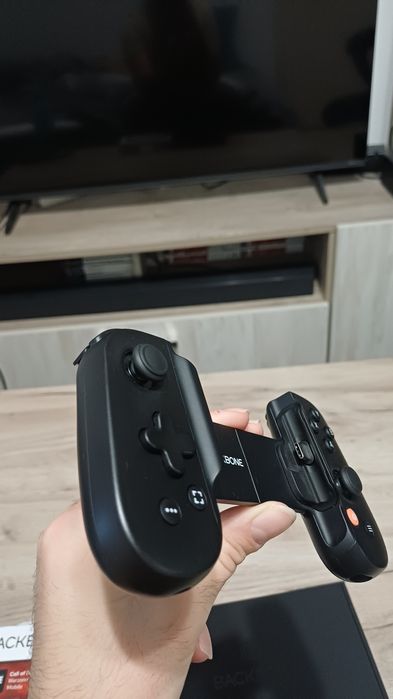 Backbone Type C за Android/iOS