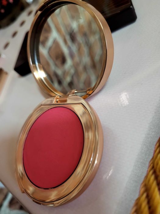 Charlotte Tilbury cosmetice