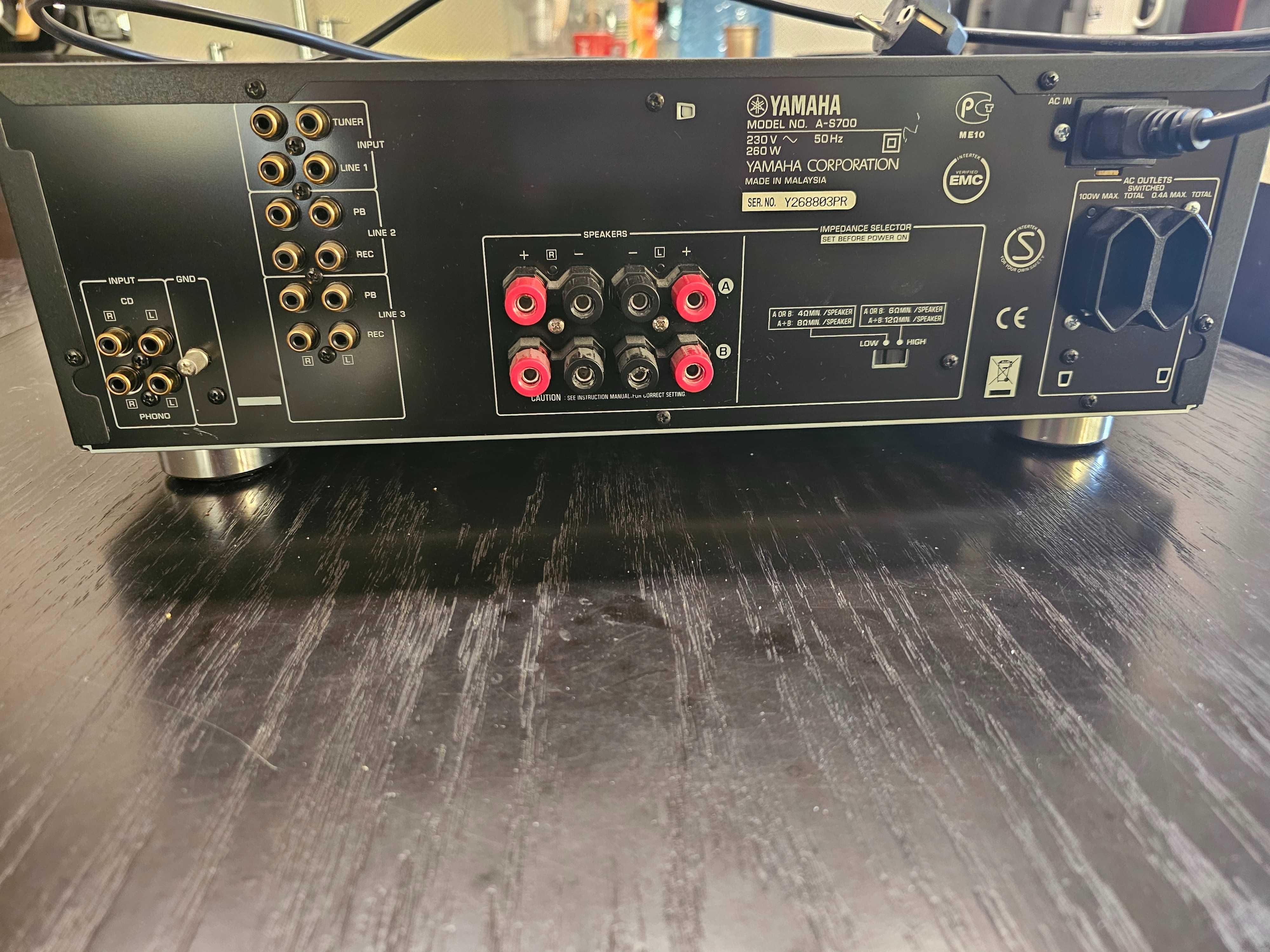 YAMAHA A S 700 Мощен стерео усилвател, Dynamic power
4 Ohm: 200 Watt