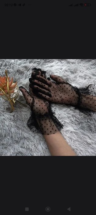 Карнавальные маски в черном,белом и красном цвете