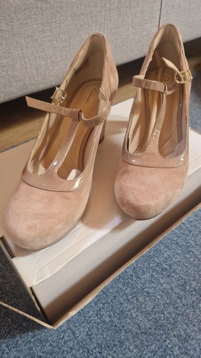 Обувки Clarks, номер 39.