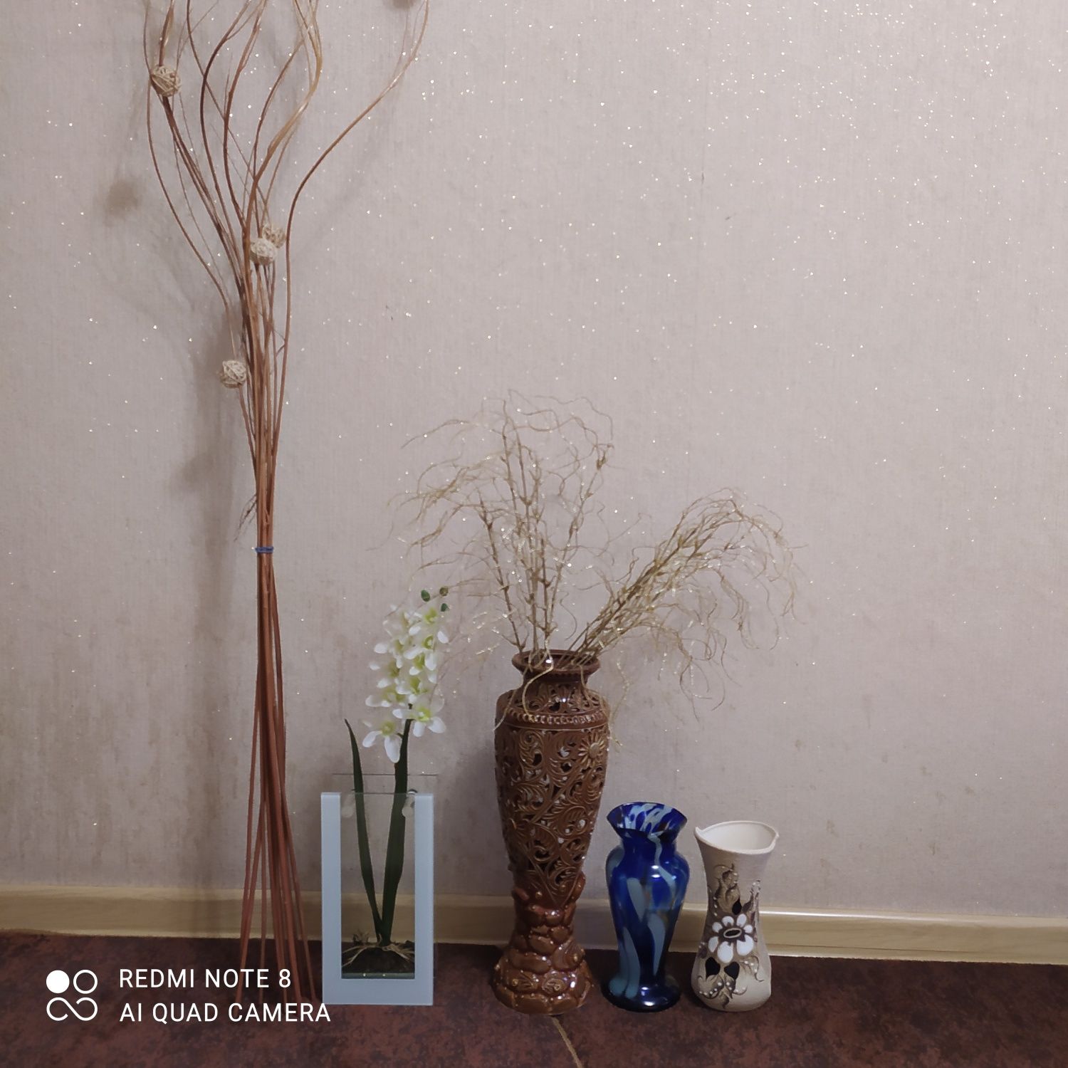 Продам  красивые вазы . Цена 2500 тг.