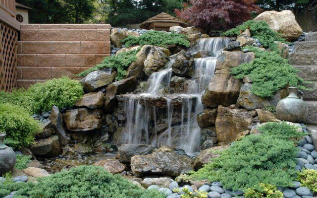 Бассейны водопады фонтаны и ландшафтый дизайн газон