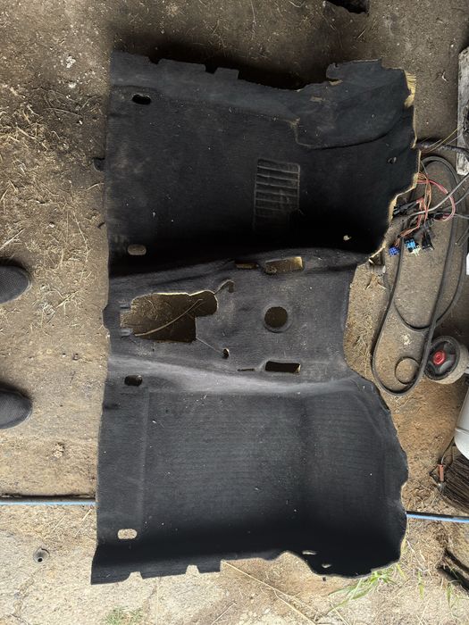 Черен мукет оригинален бмв е46 купе фейс