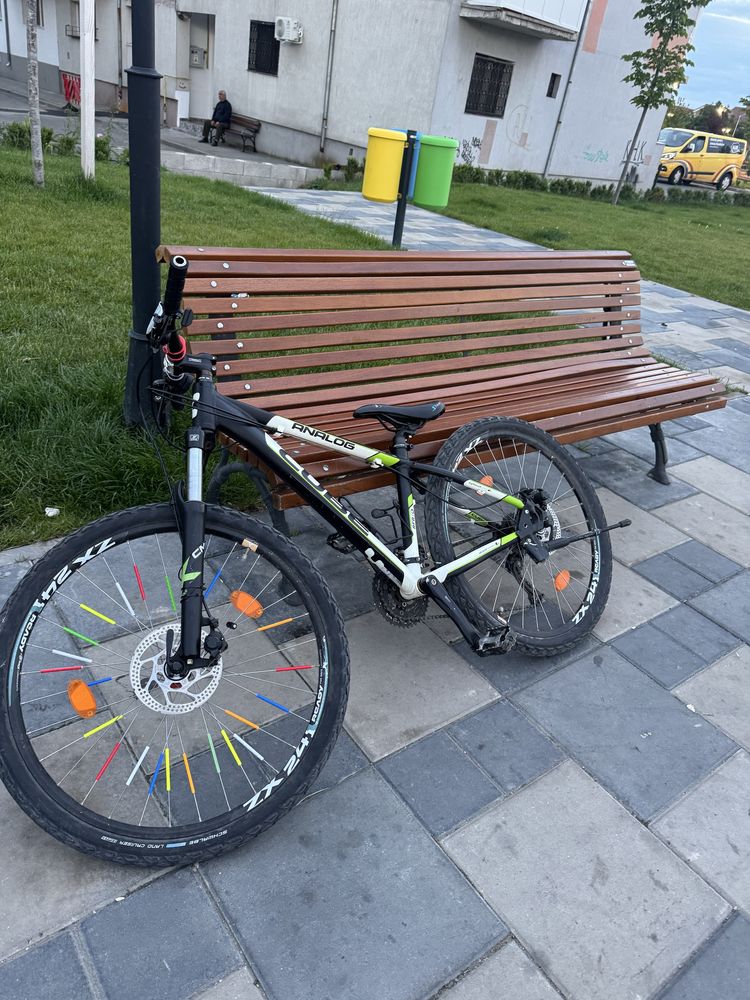 Bicicleta cube, în stare buna
