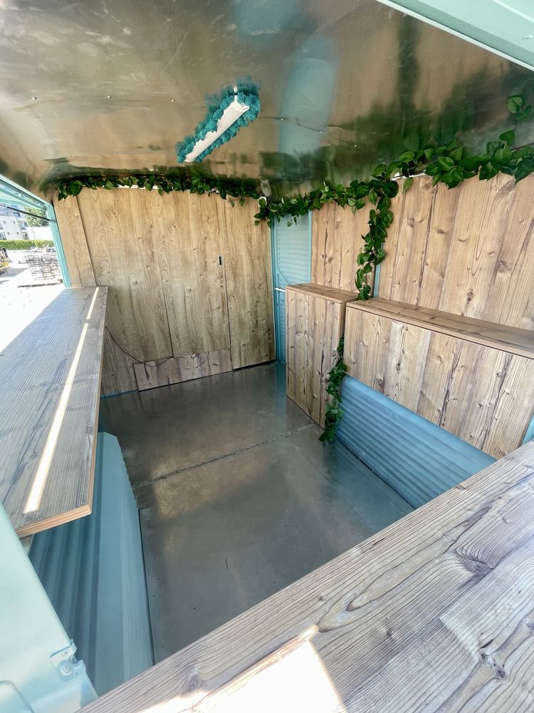 Vand Citroen Hy restaurat si transformat intr un food truck vintage.