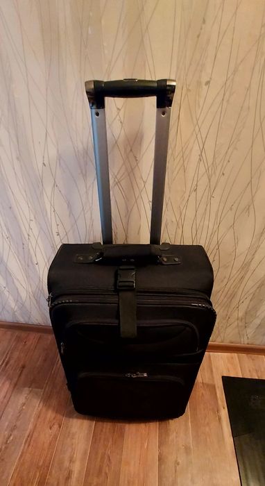 Чемодан 7000 тенге