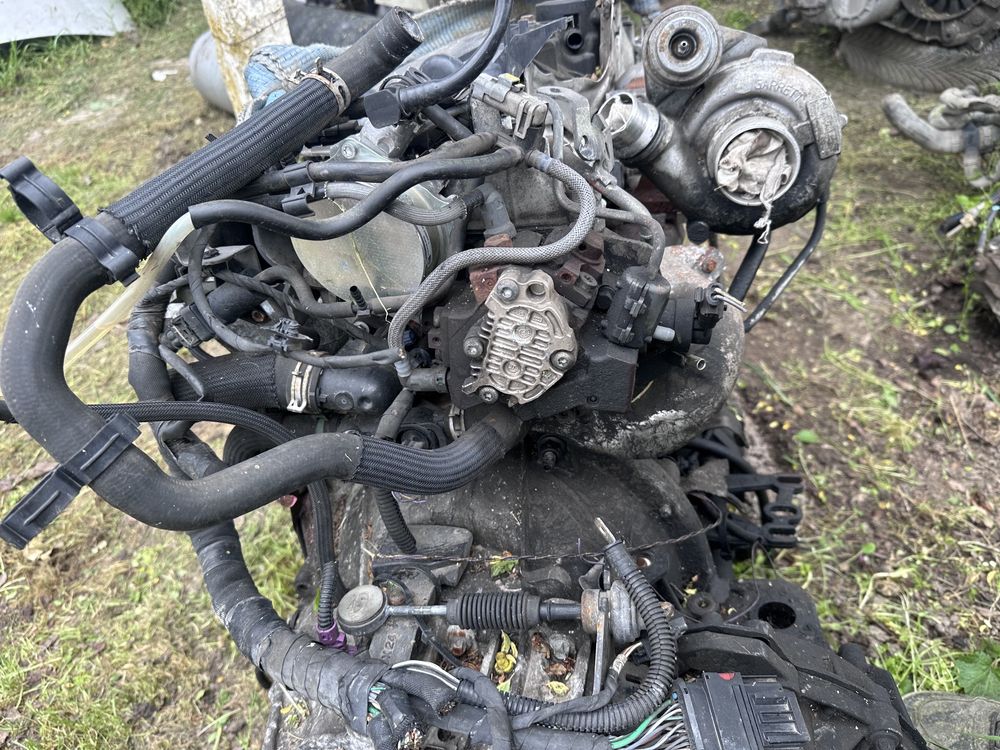 Двигател на части опел виваро 2.0 115HP