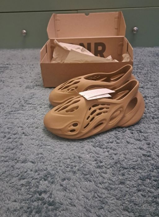 Yeezy foam RNR bej