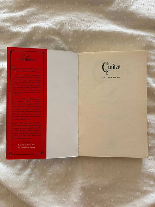 Cronicile lunare: Cinder - Marissa Meyer