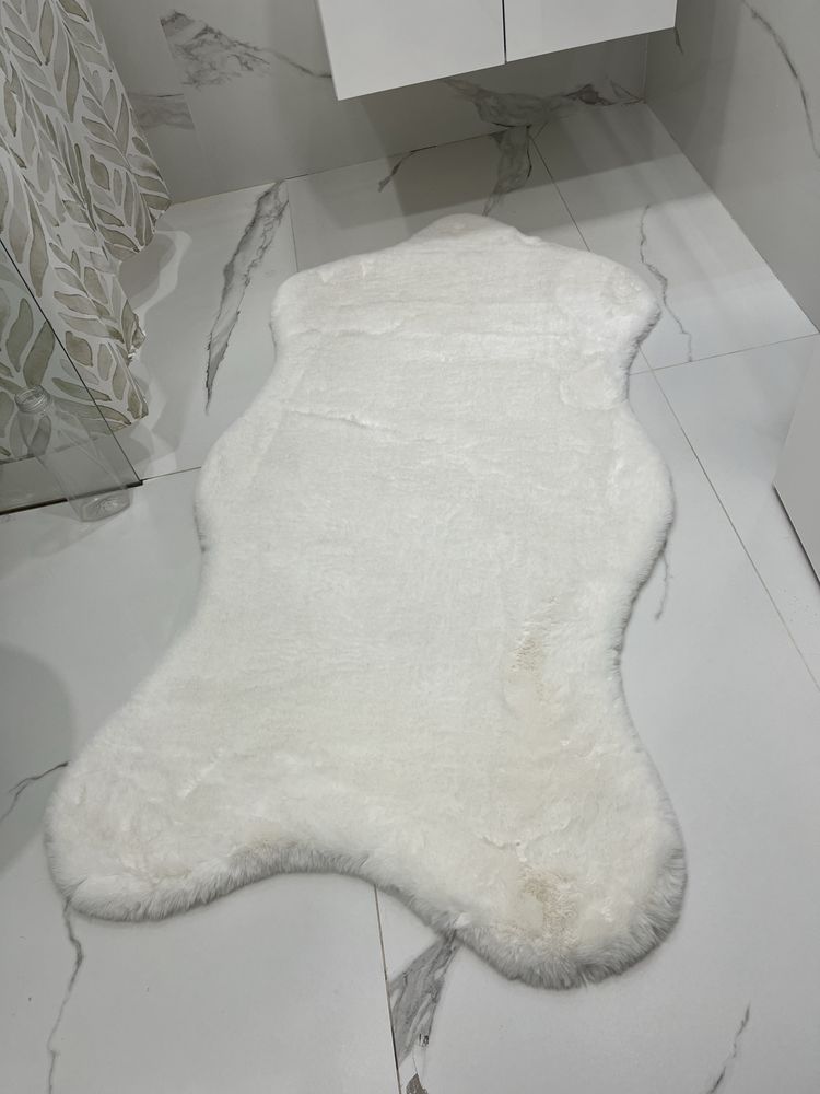 Продавам килими от панда.