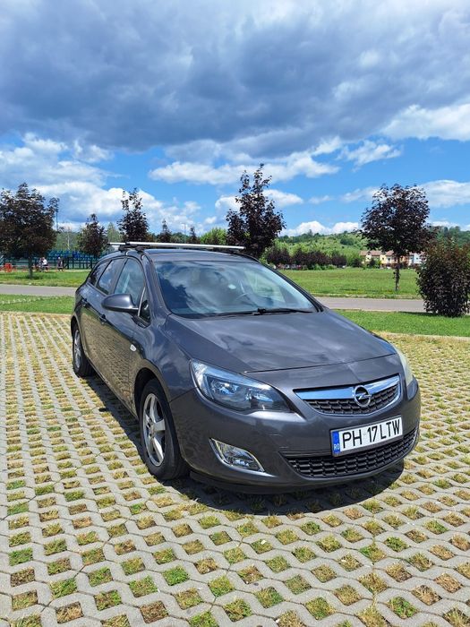 Opel Astra J 2012