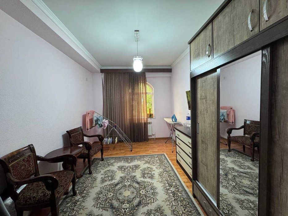 Юнусабад, метро Шахристан 4/4/4 кирпич 122 кв.м. среднее состояние=