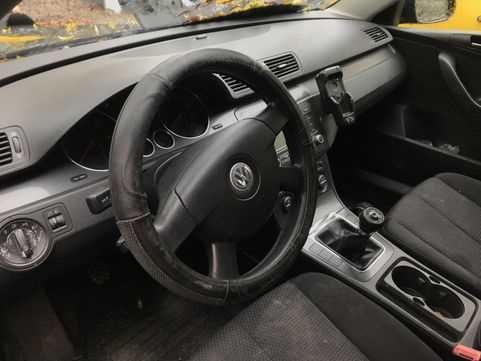 Dezmembrez Volkswagen Passat B6 2.0 TDI BMP LC9X JLU