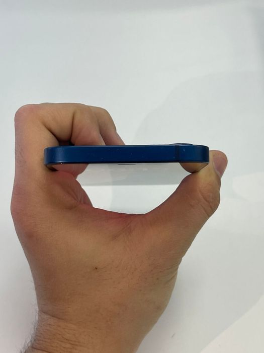 iPhone 12 в отличном состоянии
