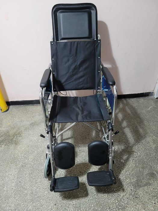 Scaun rulant pntru persoane cu dizabilitati, cu spatar rabatabil