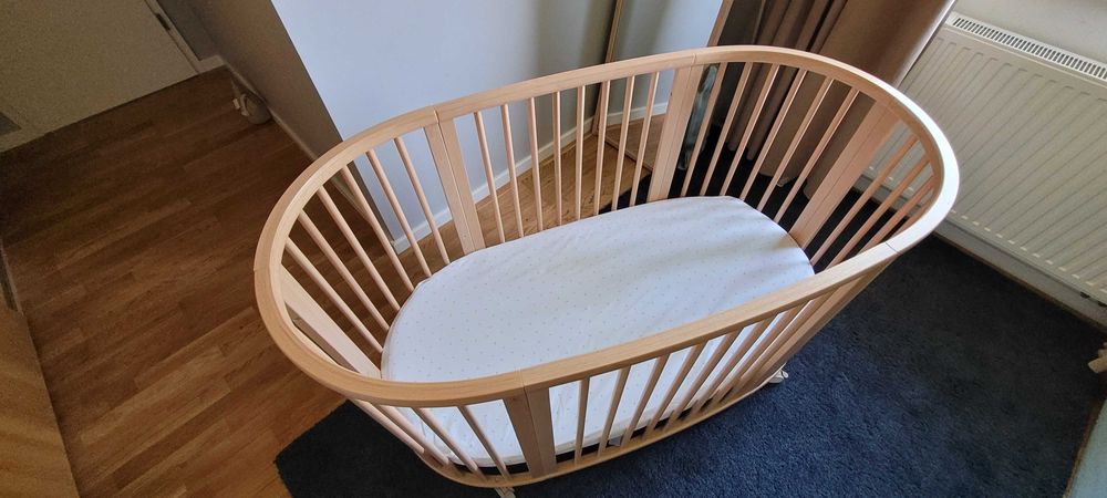 Patut copil Stokke Sleepi Bed V3 cu saltea si protectie impermeabila