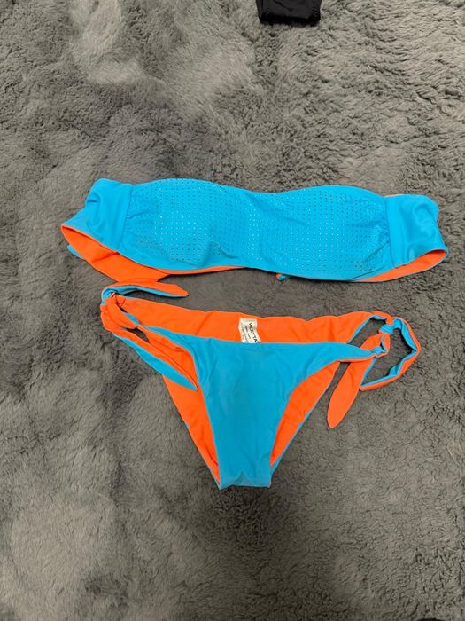 Costum.de baie .