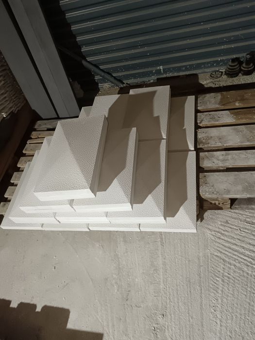 Capace și plinta gard