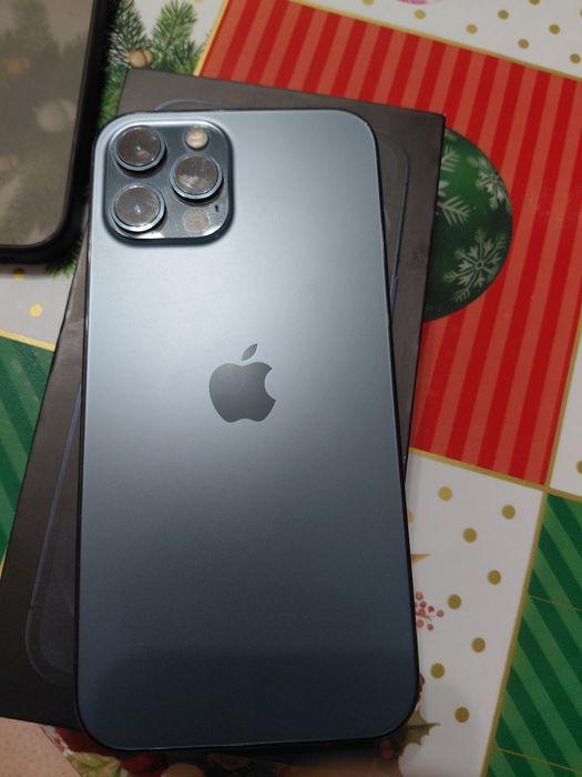 Продам  сотовый телефон айфон 12 pro max.