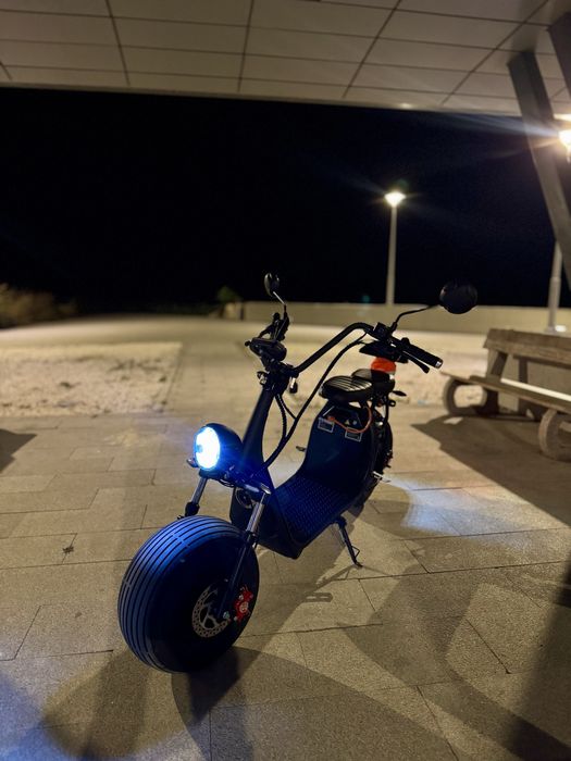 Scuter Electric Chopper 1500W – Înmatriculabil, Baterie Detașabilă