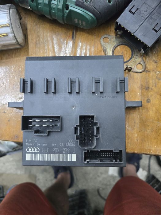 Calculator confort lumini Audi A4 B7 8E0907279J