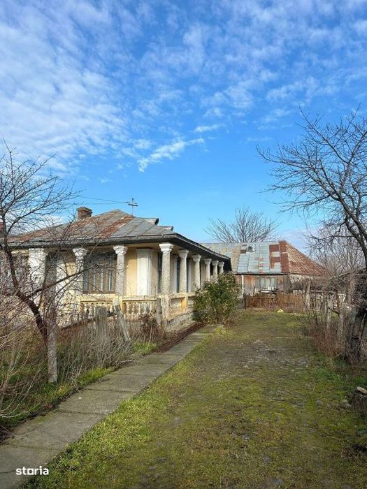 Casa 4 camere Com. Tifesti